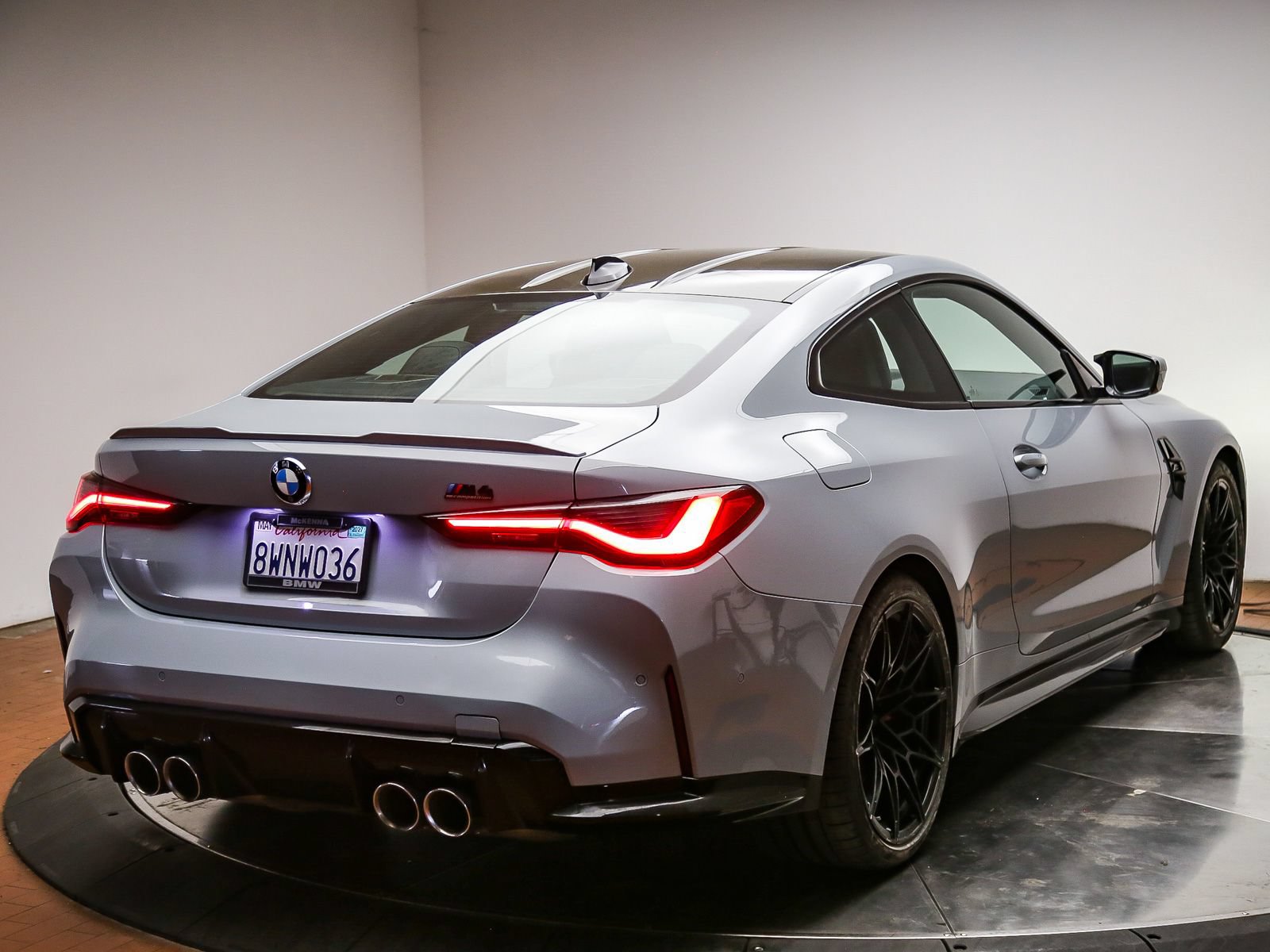 Used 2021 BMW M4 Competition w/ Executive Package RWD image 7