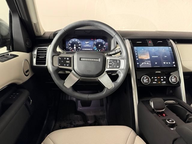 Used 2025 Land Rover Discovery S AWD/4WD image 26