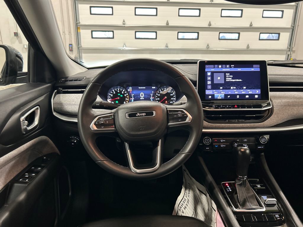 Used 2022 Jeep Compass Latitude image 28