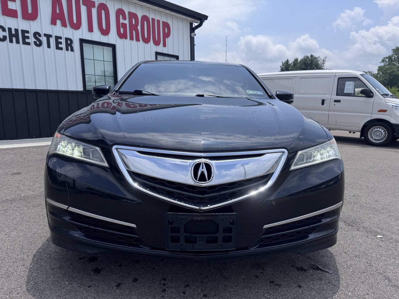 Used 2017 Acura TLX FWD image 3