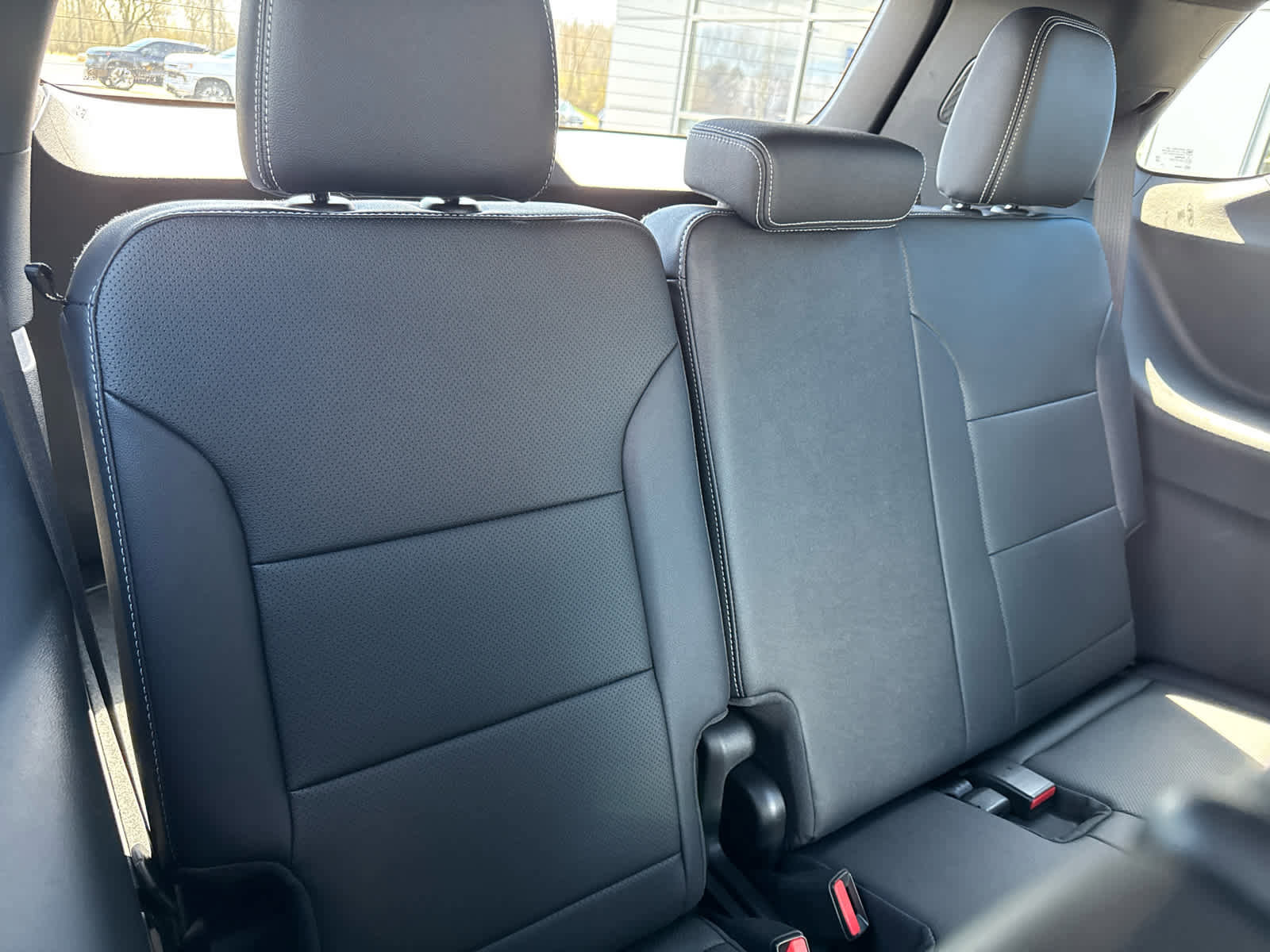 New 2026 Chevrolet Traverse LT w/ Sun and Wheel Package AWD/4WD image 6