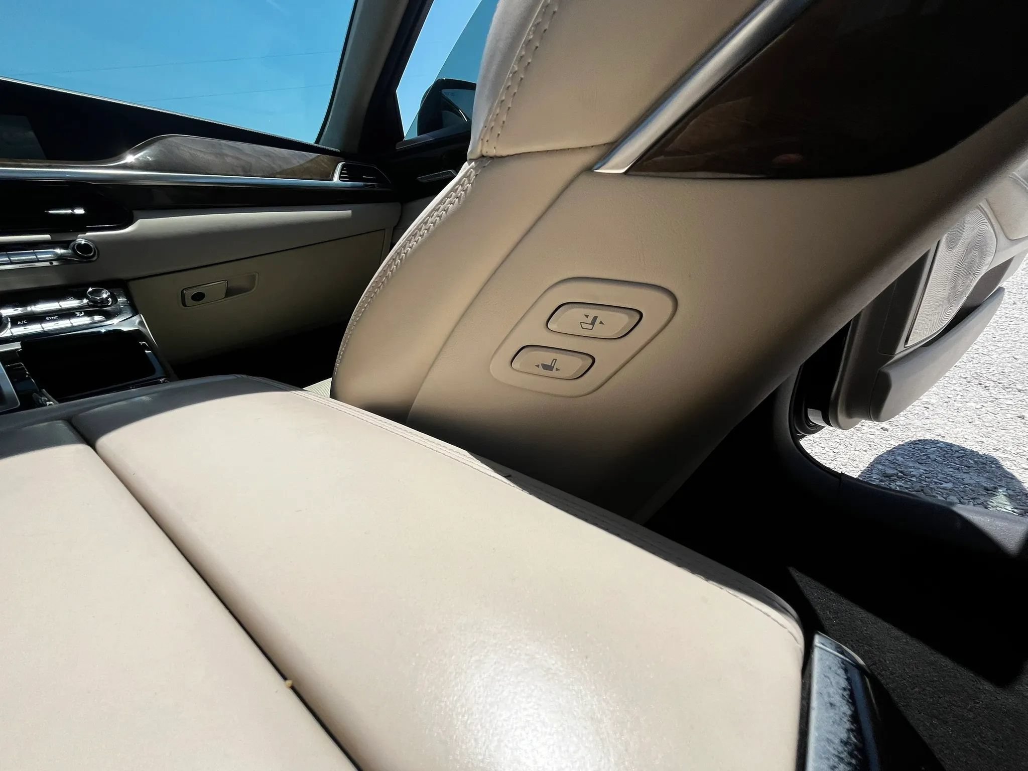 Used 2018 Genesis G90 5.0 Ultimate AWD/4WD image 14