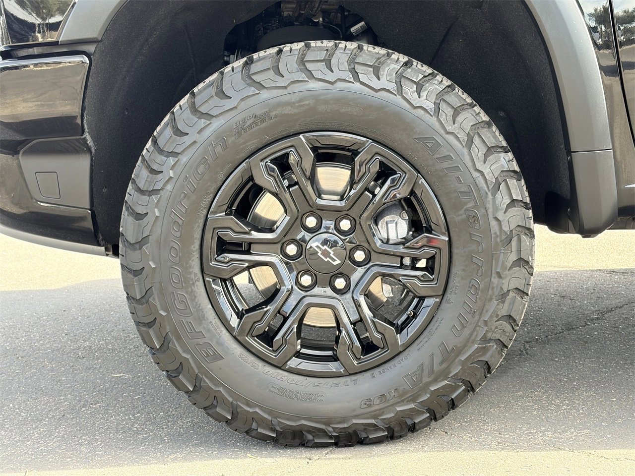 Used 2023 Chevrolet Silverado 1500 ZR2 w/ Technology Package image 9