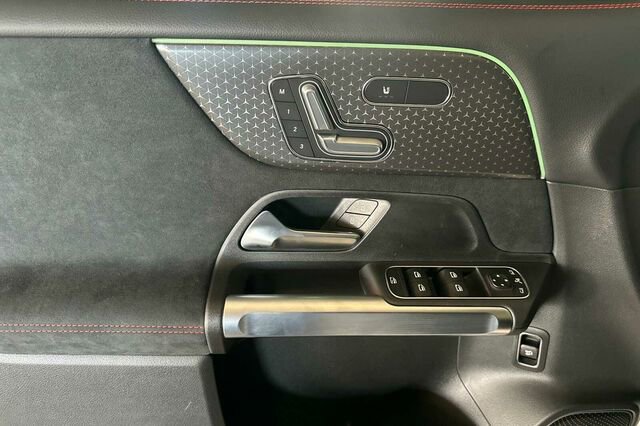 New 2026 Mercedes-Benz GLB 35 AMG 4MATIC image 11