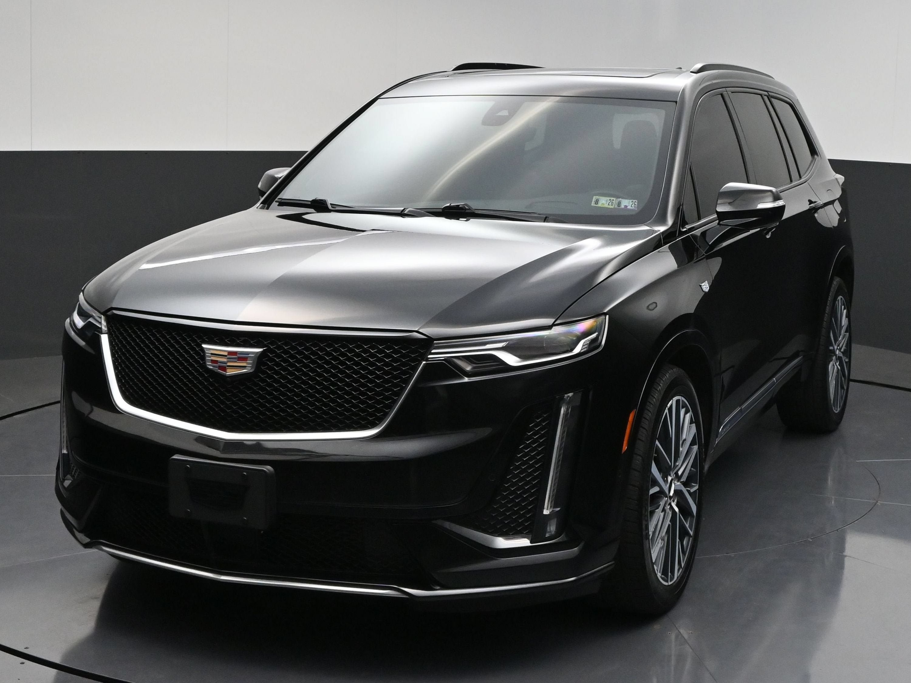 Used 2024 Cadillac XT6 Sport w/ Technology Package AWD/4WD image 3