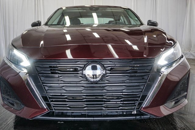 Used 2024 Nissan Altima 2.5 SV image 3