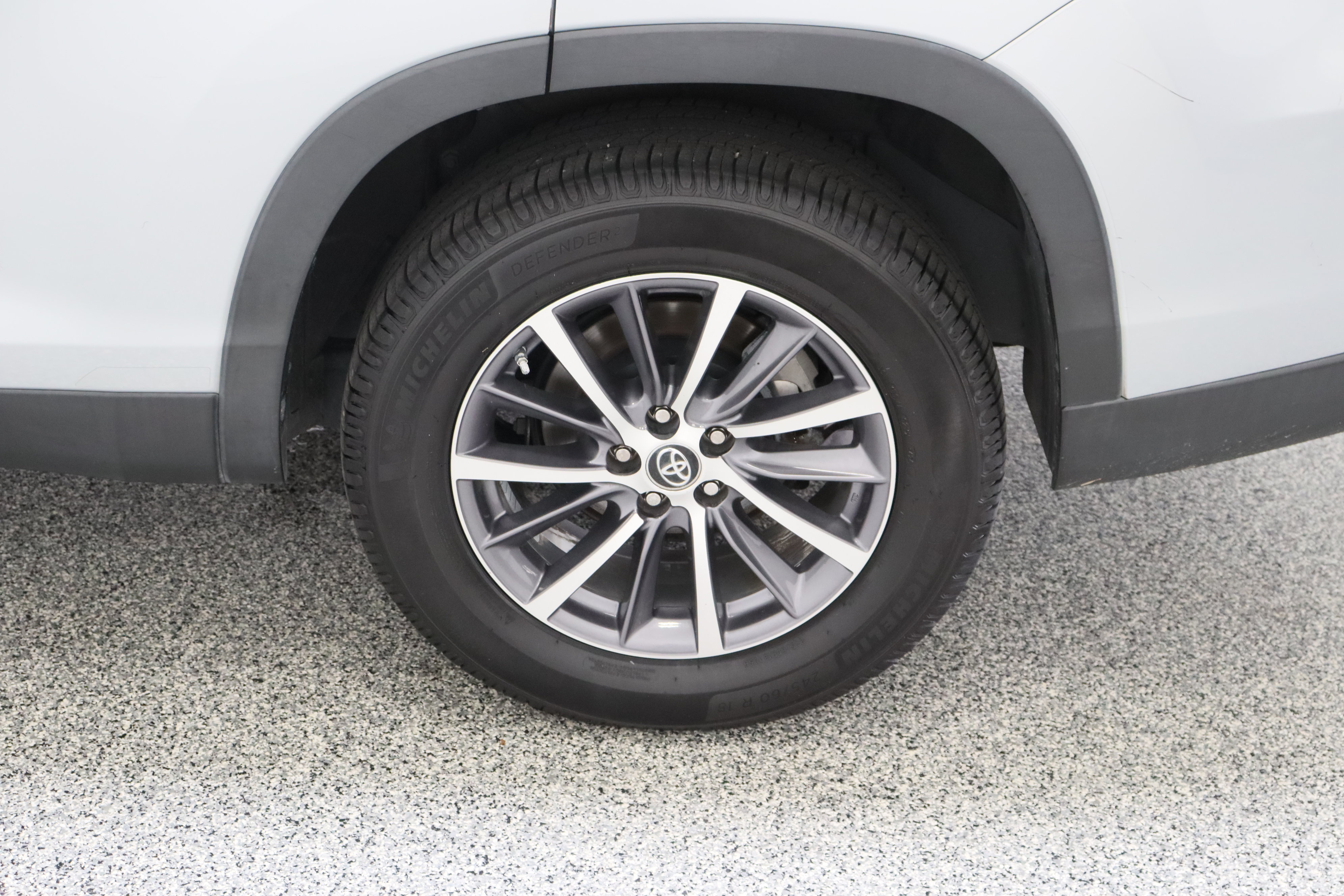 Used 2019 Toyota Highlander XLE FWD image 10