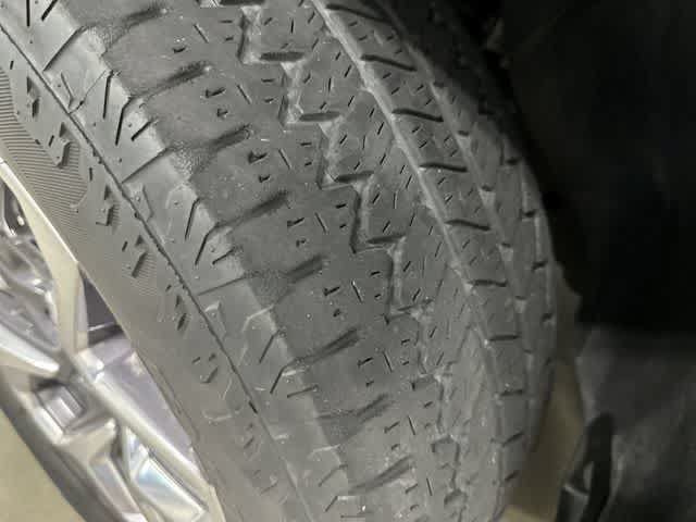 Used 2023 GMC Sierra 1500 SLT AWD/4WD image 30