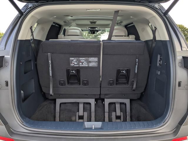 Certified 2025 Kia Carnival SX Prestige FWD image 12