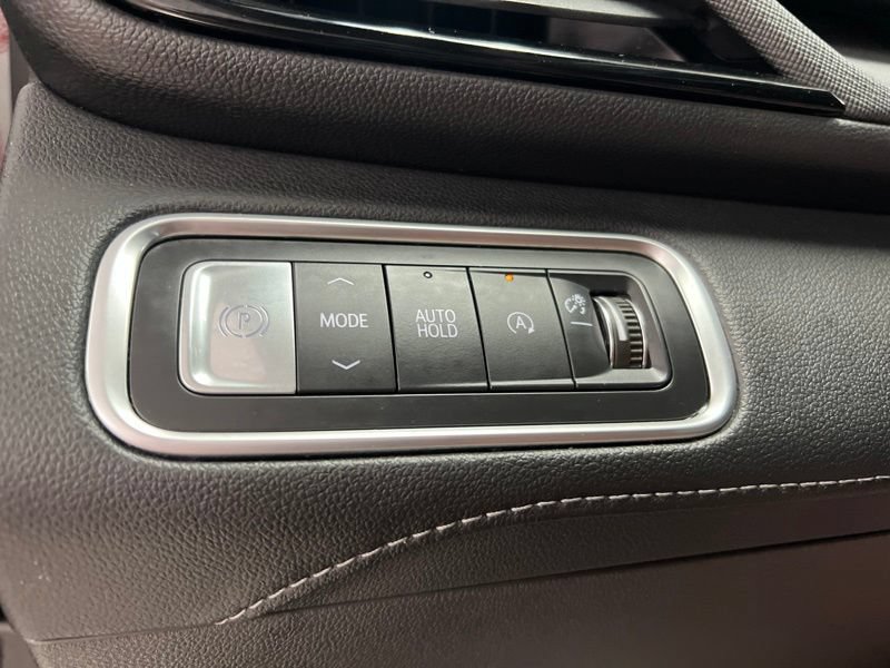 Used 2025 Buick Enclave Sport Touring FWD image 22