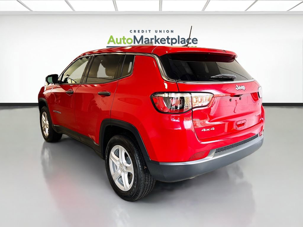 Used 2023 Jeep Compass Sport image 4