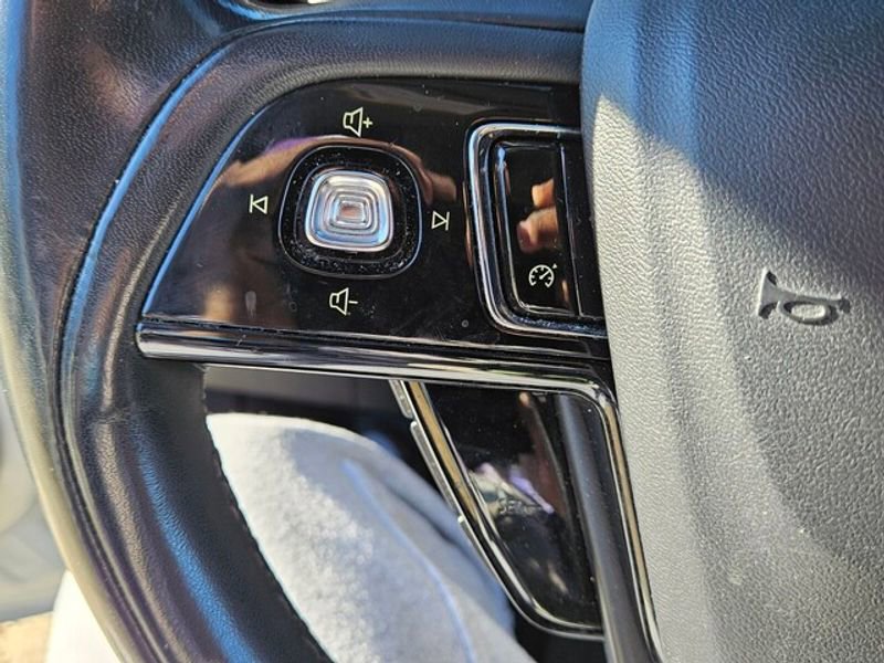 Used 2021 Lincoln Corsair AWD w/ Premium Package image 24