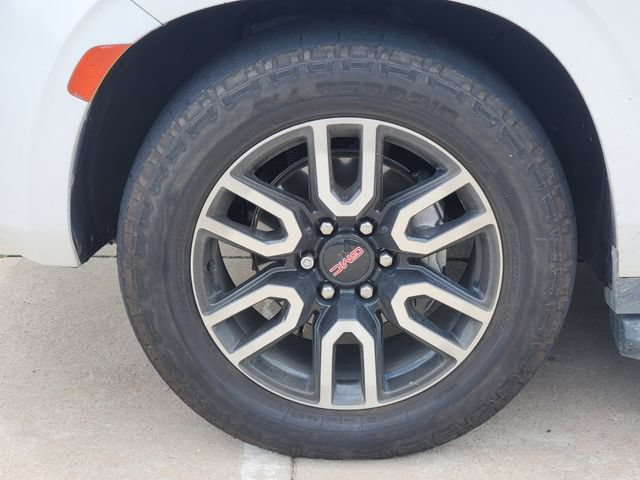 Used 2022 GMC Yukon XL AT4 AWD/4WD image 10