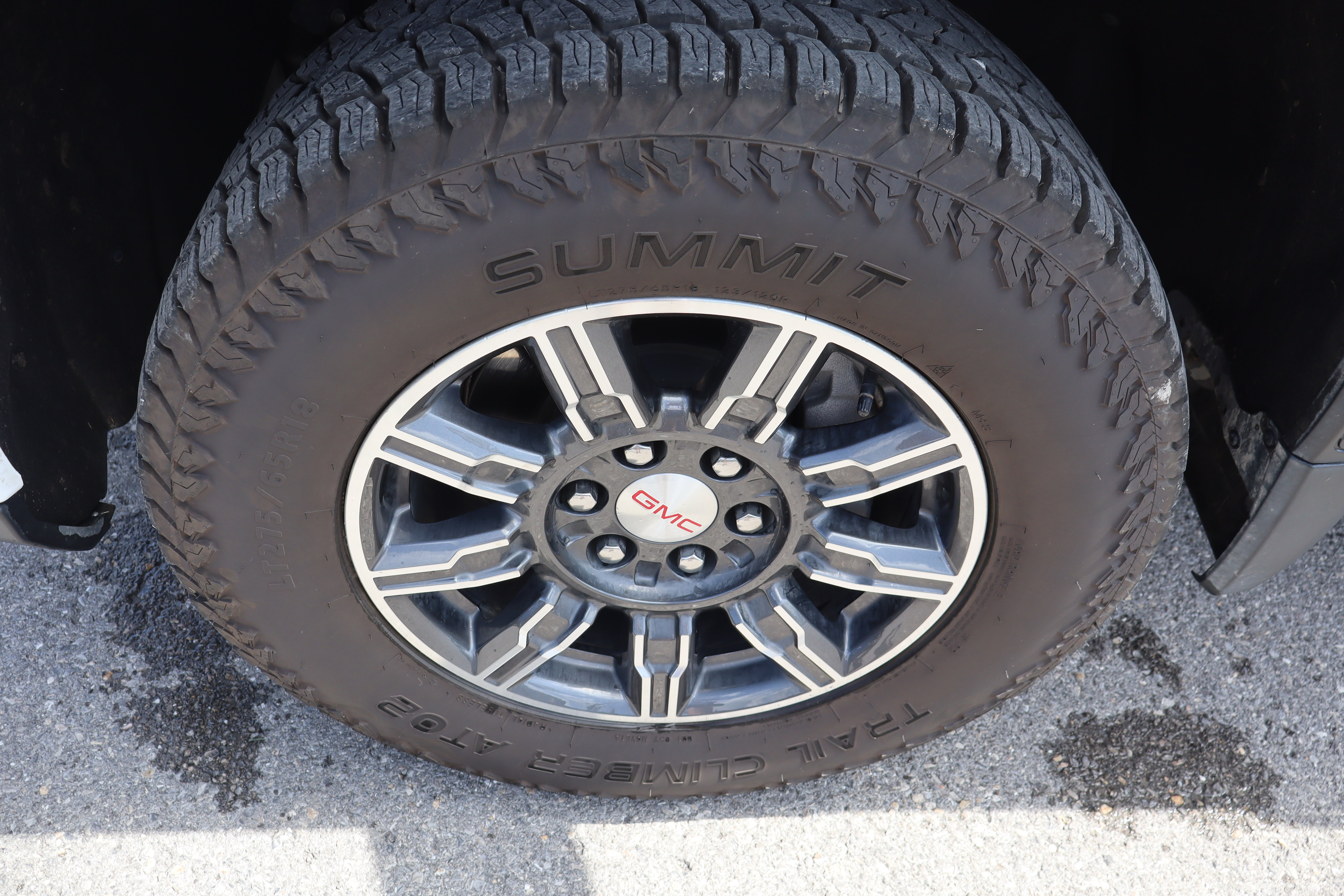 Used 2024 GMC Sierra 1500 AT4 w/ AT4 Carbonpro Edition AWD/4WD image 10