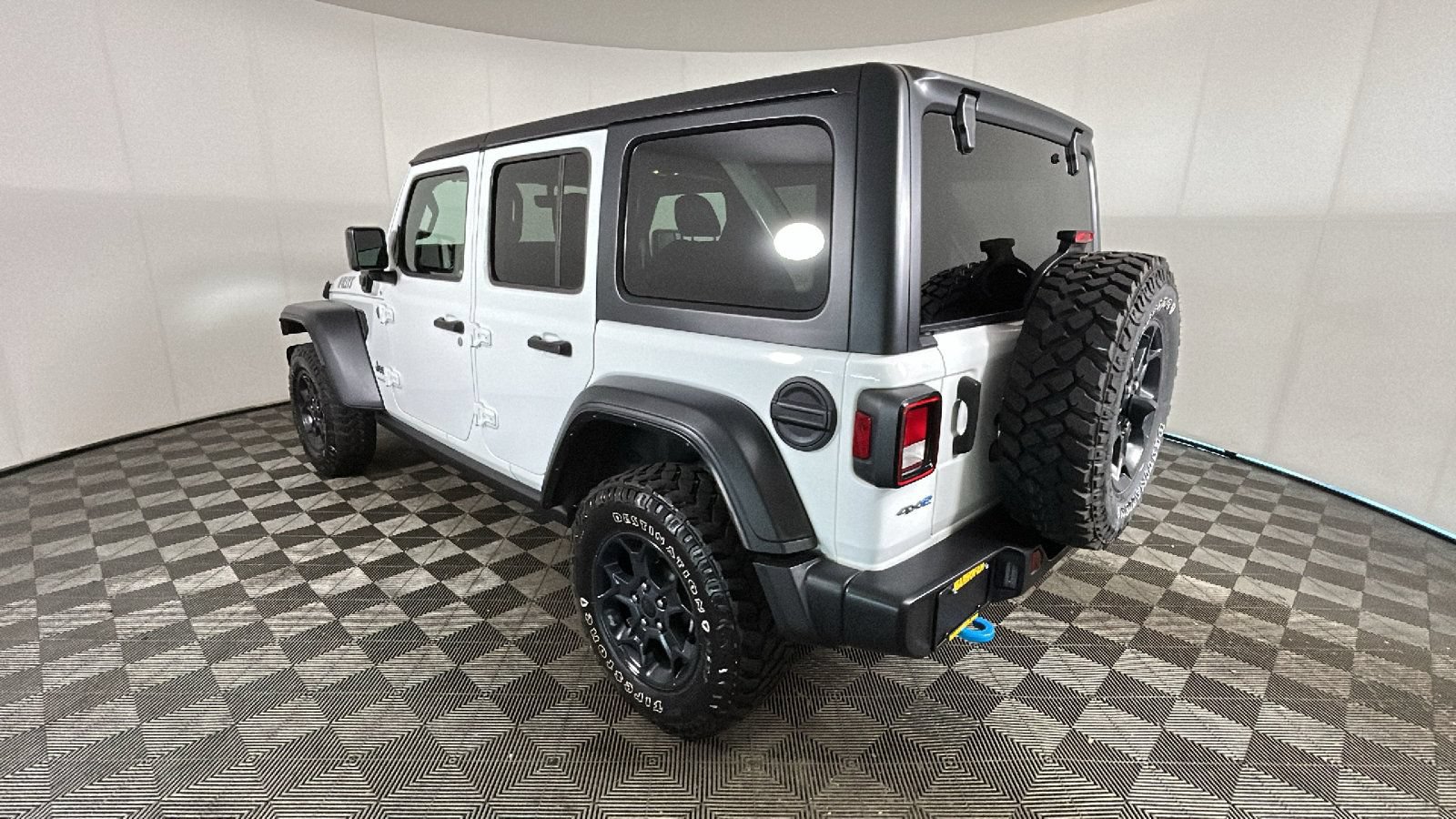 Used 2023 Jeep Wrangler Unlimited w/ Cold Weather Group AWD/4WD image 5