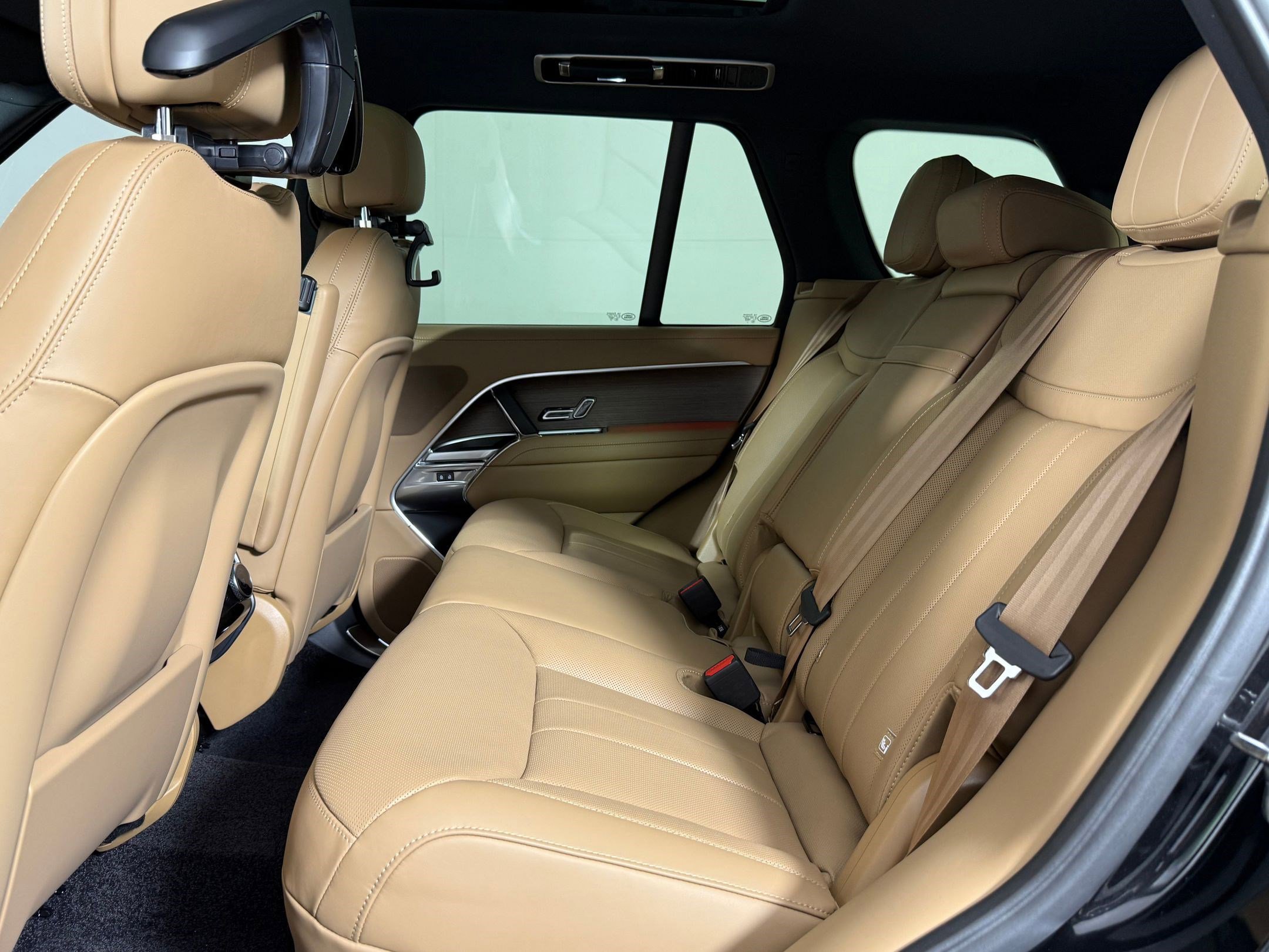 New 2026 Land Rover Range Rover SE AWD/4WD image 13