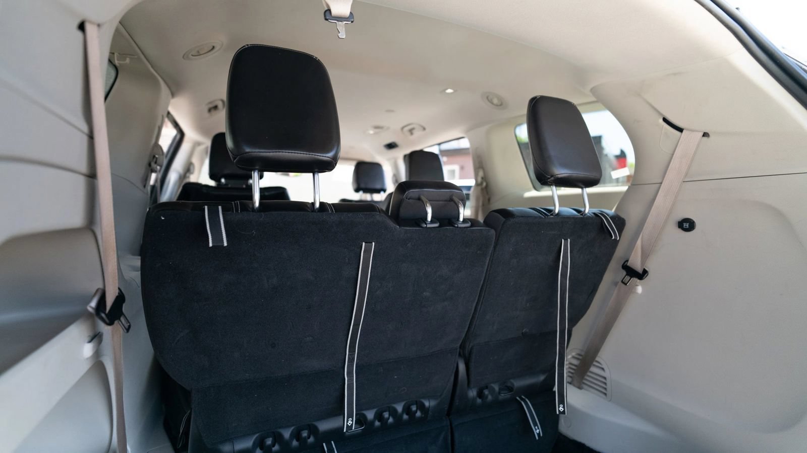 Used 2023 Chrysler Pacifica Touring-L FWD image 19