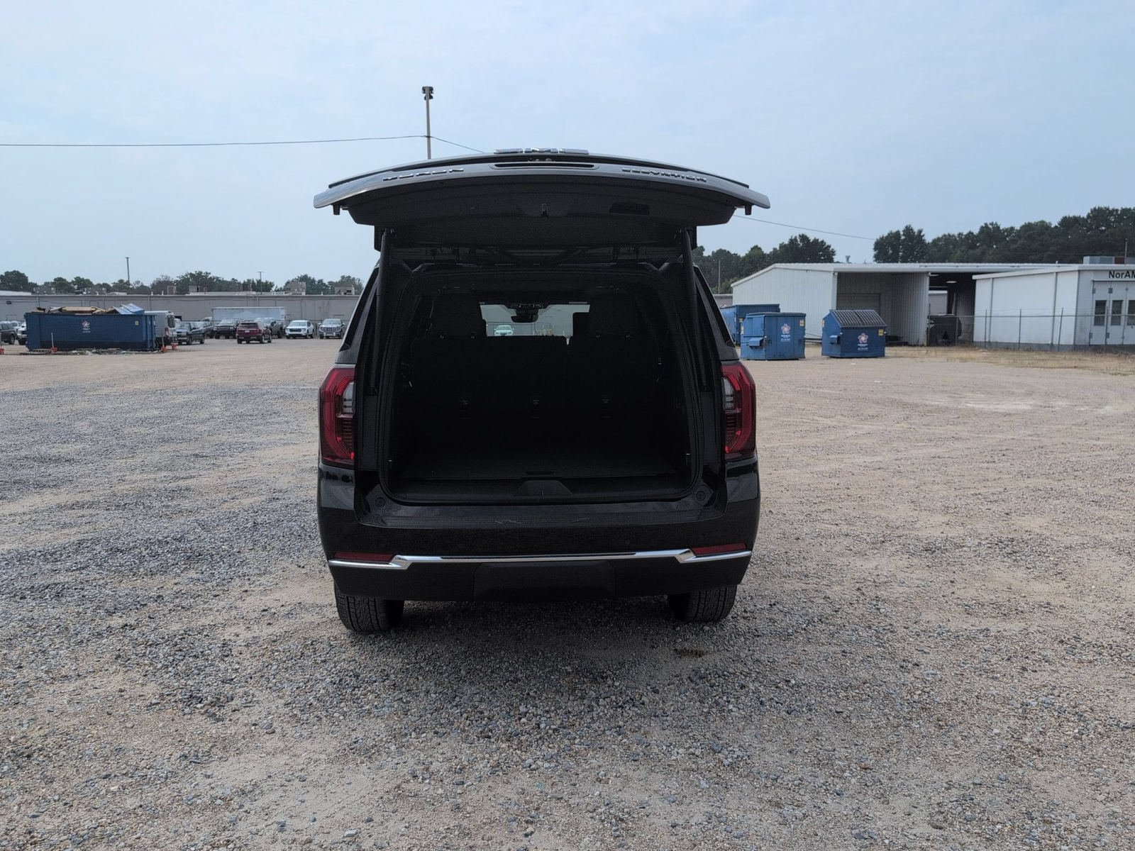 New 2026 GMC Yukon XL Elevation w/ Elevation Premium Package AWD/4WD image 4
