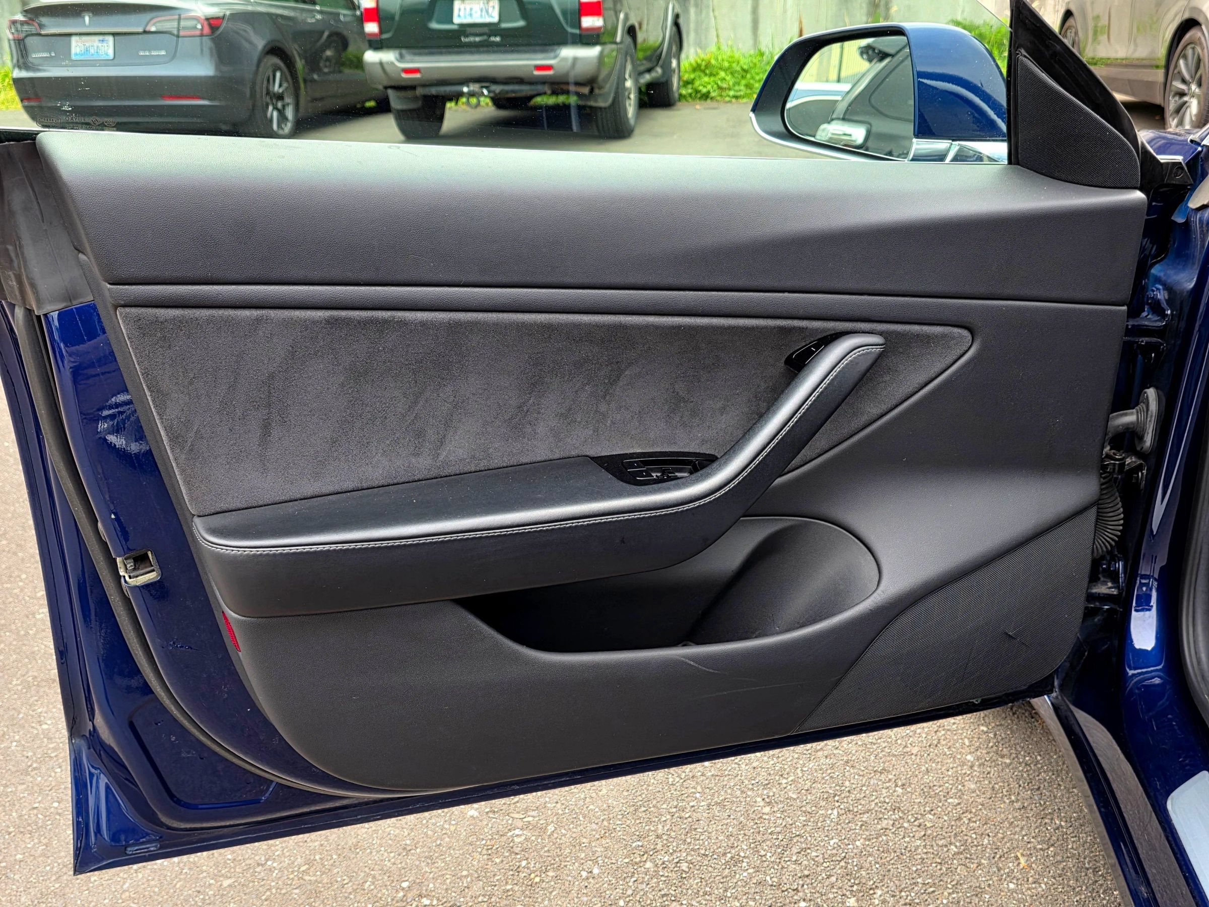Used 2018 Tesla Model 3 Long Range RWD image 32