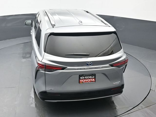 Certified 2023 Toyota Sienna Platinum image 47