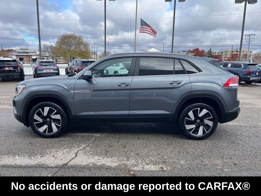 Used 2025 Volkswagen Atlas Cross Sport SE image 2