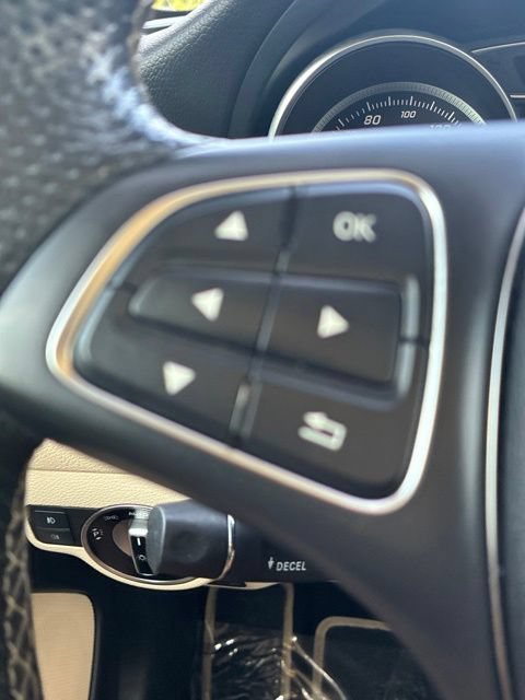 Used 2019 Mercedes-Benz GLA 250 4MATIC w/ Premium Package image 12