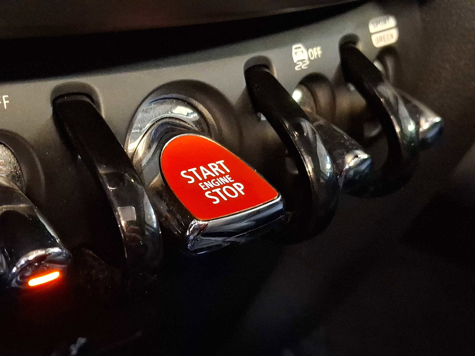 Used 2019 MINI Cooper Countryman S w/ Signature Upholstery Package AWD/4WD image 21