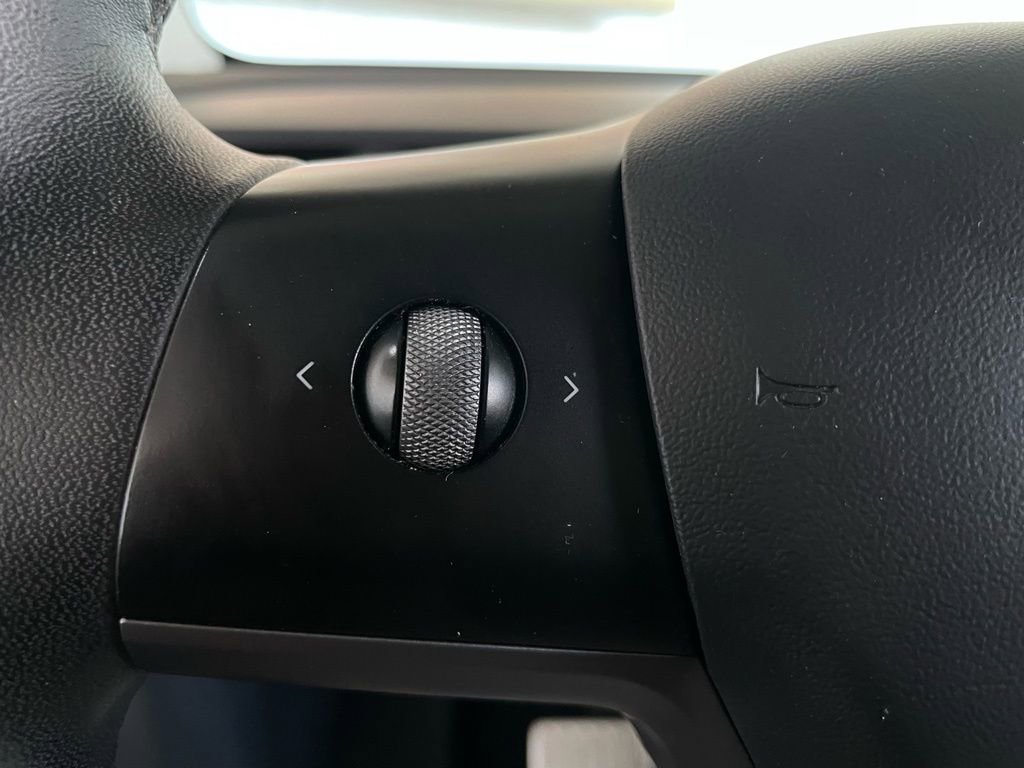 Used 2021 Tesla Model Y Performance image 23