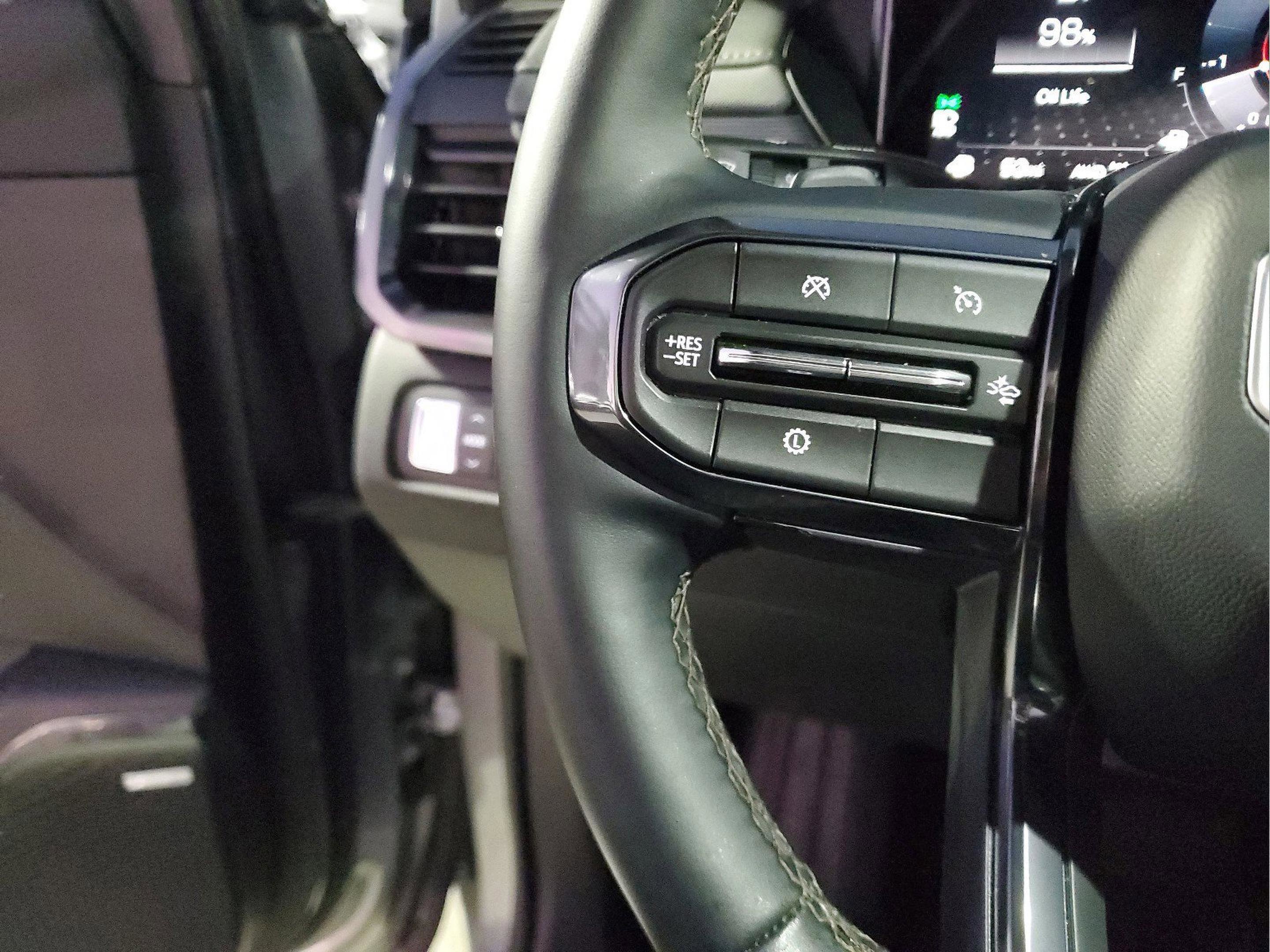 Used 2025 GMC Acadia AT4 image 26