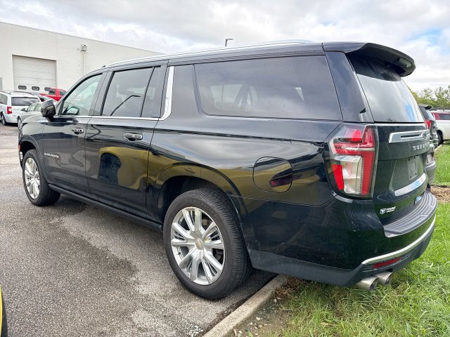 Used 2022 Chevrolet Suburban High Country w/ Max Trailering Package AWD/4WD image 2