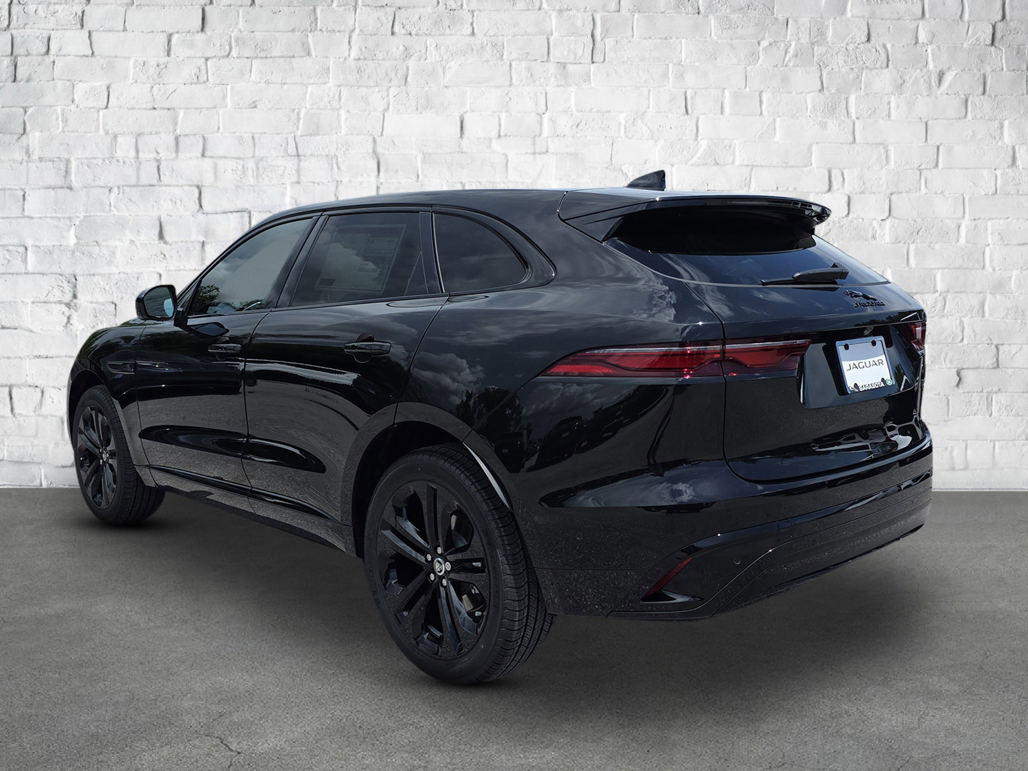 New 2026 Jaguar F-PACE R-Dynamic S image 4