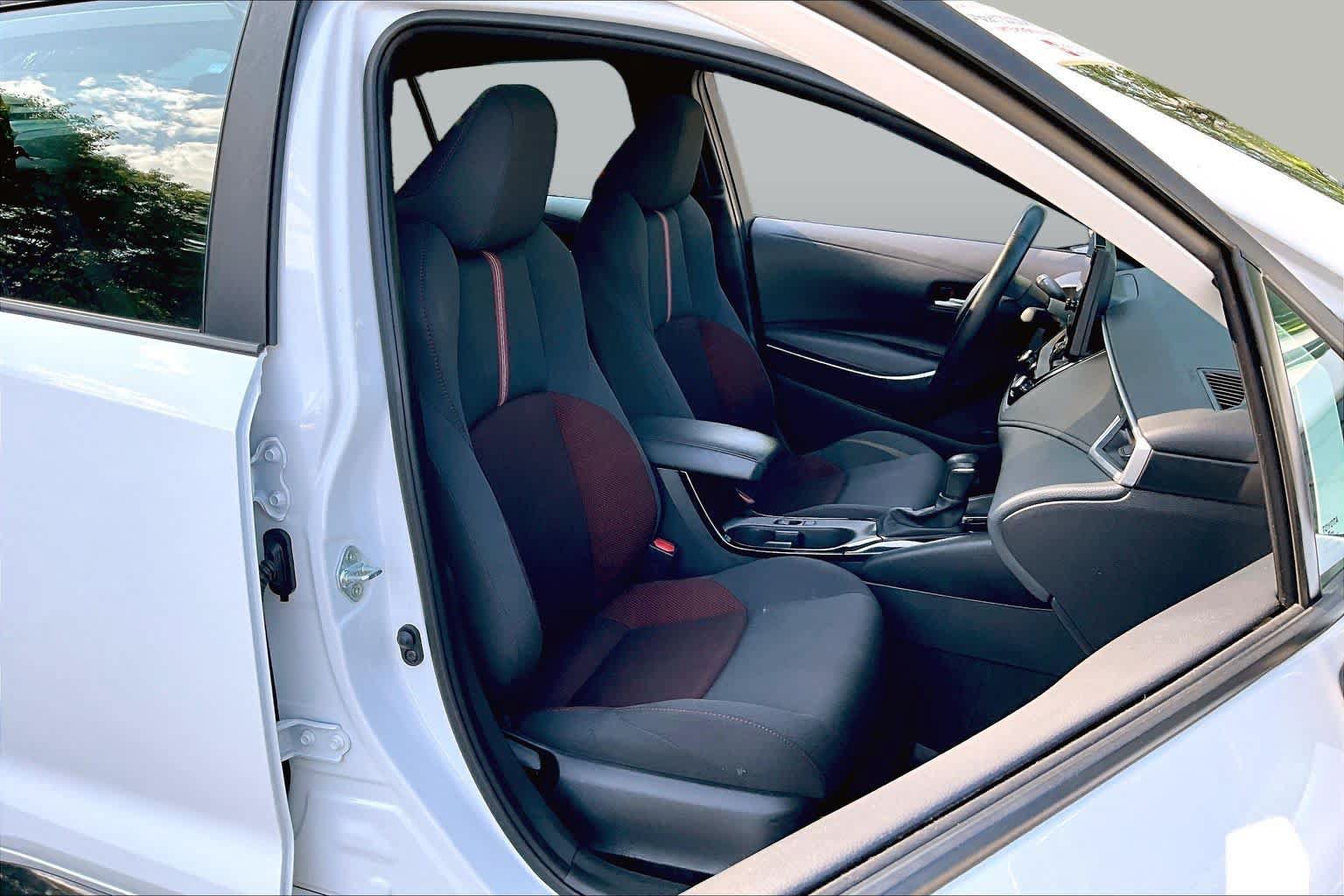 Certified 2024 Toyota Corolla SE w/ SE Premium Package FWD image 8