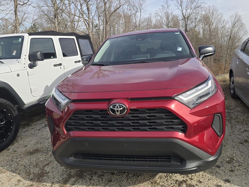 Used 2023 Toyota RAV4 LE image 3