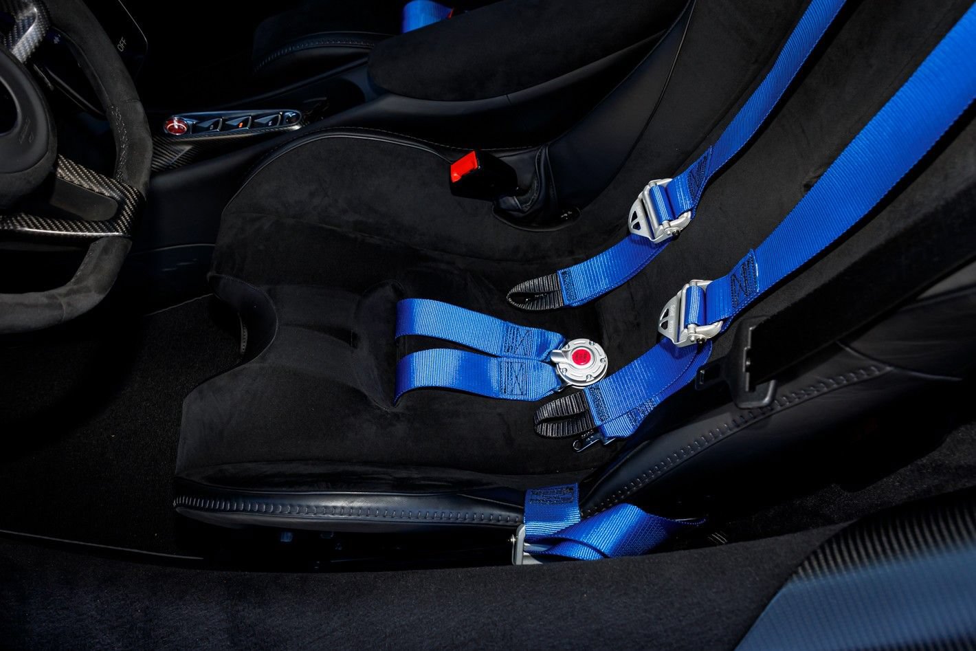 Used 2023 McLaren Artura RWD image 42