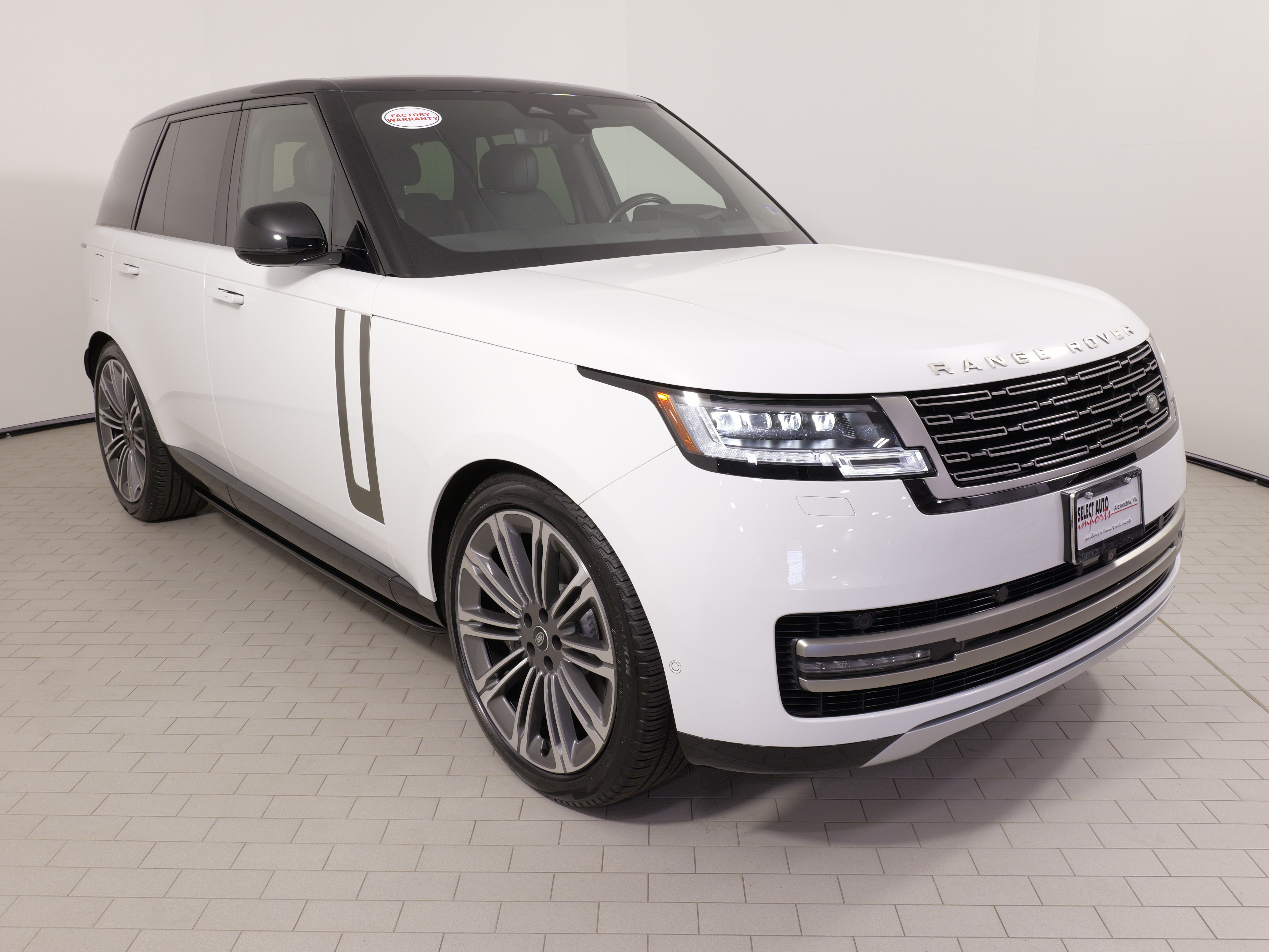 Used 2024 Land Rover Range Rover SE AWD/4WD image 7
