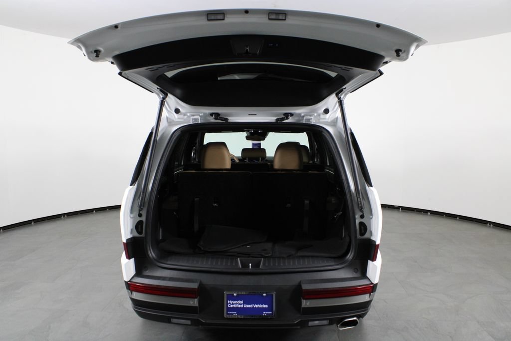 Used 2024 Hyundai Santa Fe Limited FWD image 17
