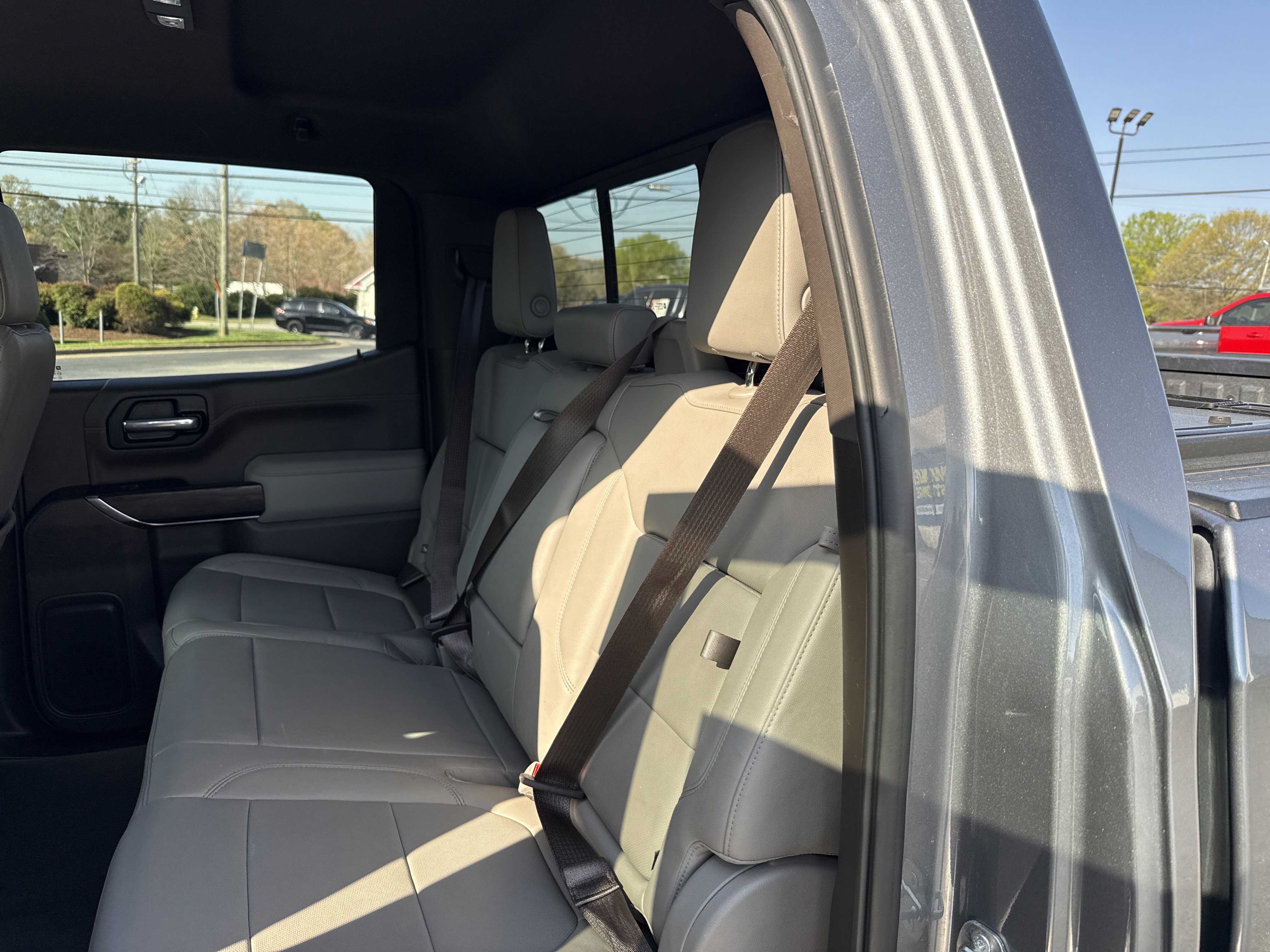 Used 2022 GMC Sierra 1500 SLT w/ SLT Premium Package AWD/4WD image 31