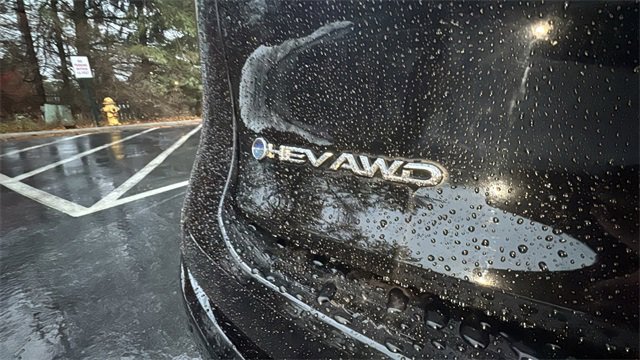 Used 2024 Toyota Crown Limited image 31