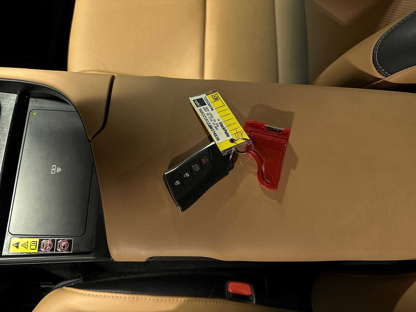 Used 2024 Lexus ES 350 w/ Premium Package image 32