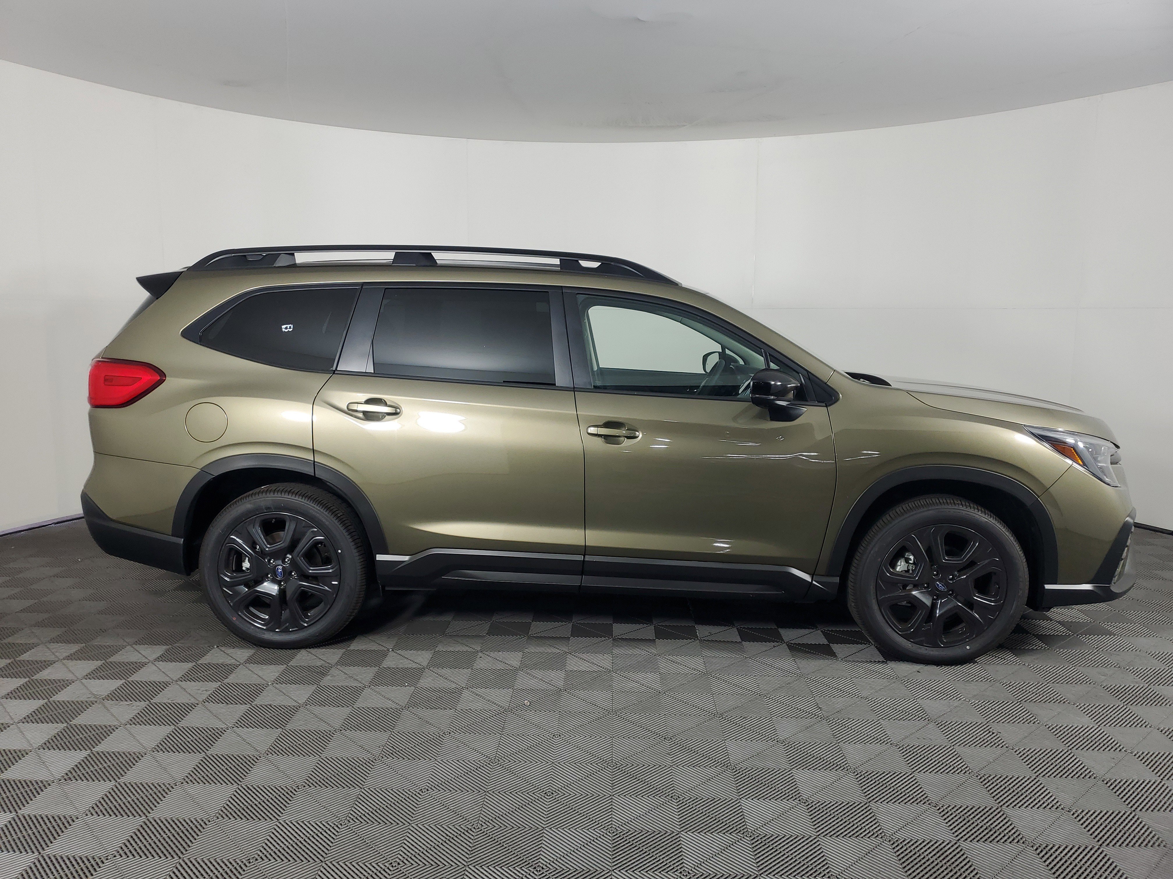 New 2025 Subaru Ascent Bronze Edition w/ Popular Package #2 image 3