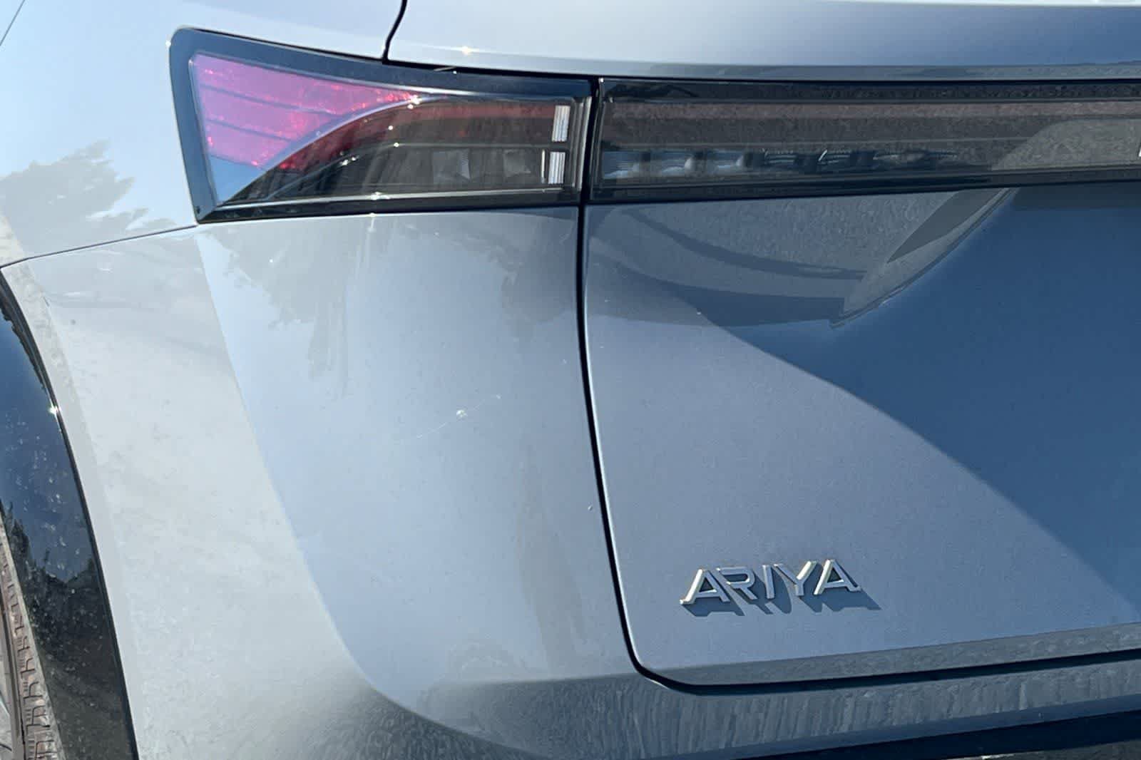 Used 2024 Nissan Ariya AWD image 13