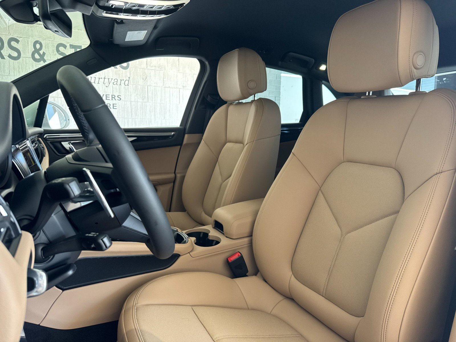New 2026 Porsche Macan AWD/4WD image 5