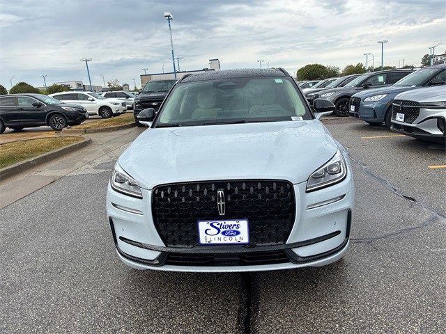 New 2025 Lincoln Corsair Reserve w/ Equipment Group 202A image 11