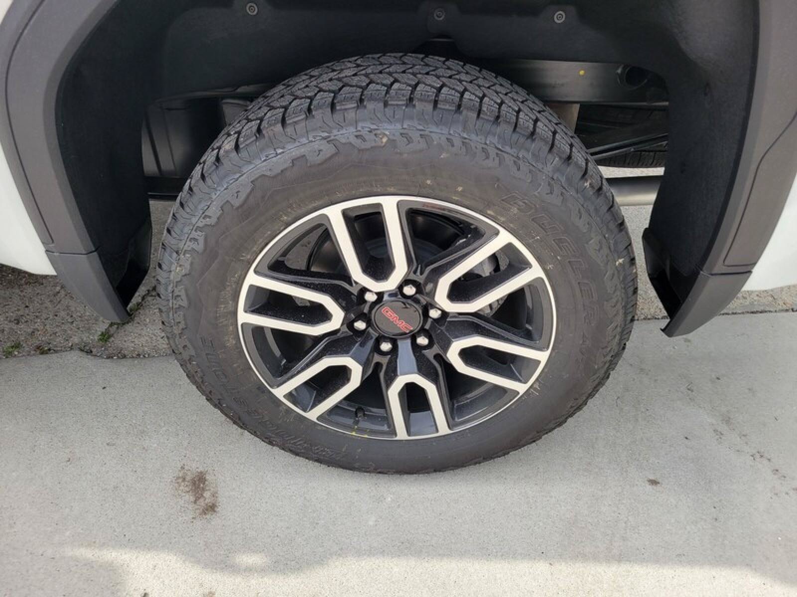 New 2026 GMC Sierra 1500 AT4 w/ AT4 Premium Package AWD/4WD image 8