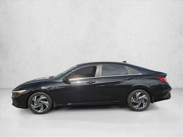 Used 2024 Hyundai Elantra SEL w/ Convenience Package FWD image 9