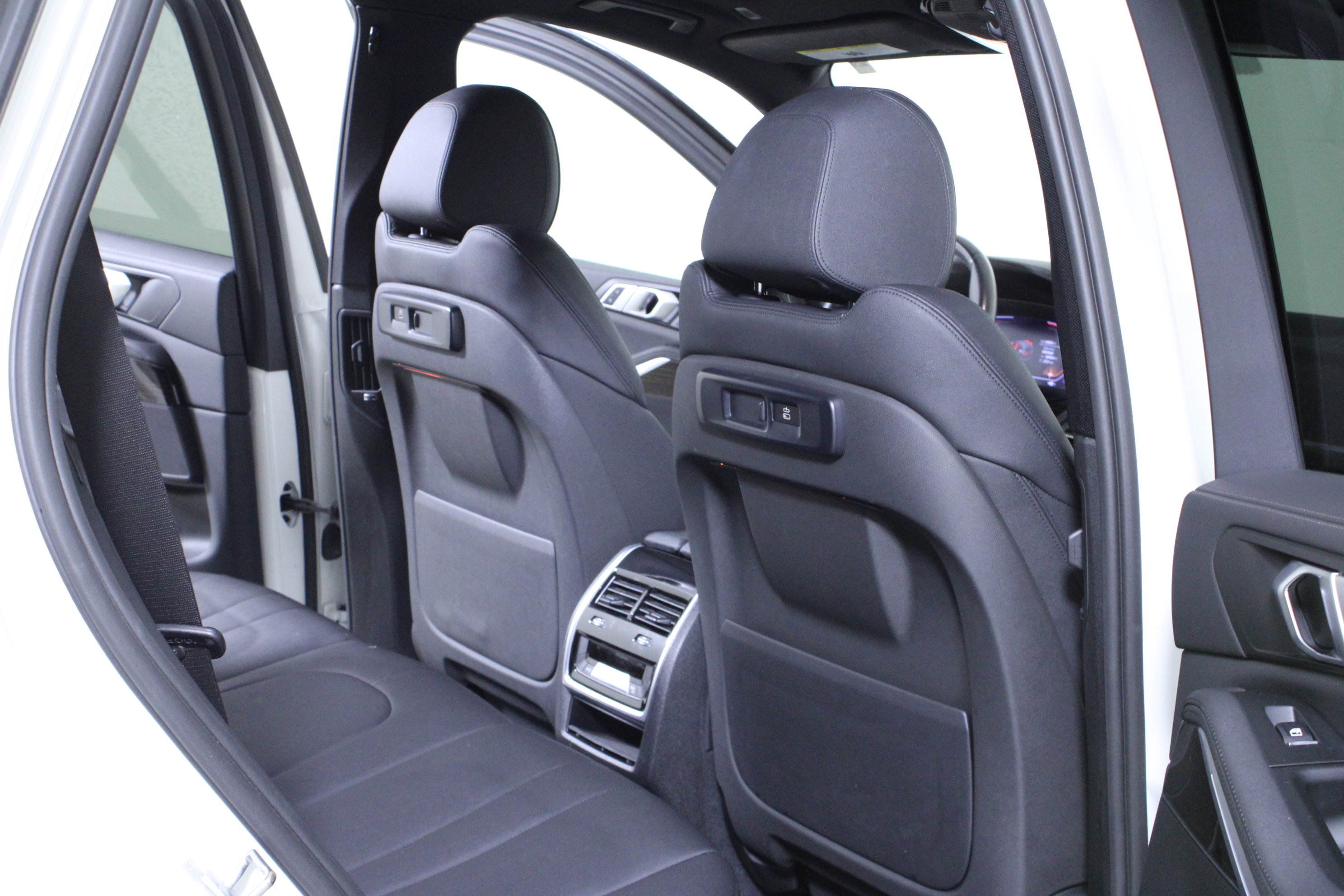 Used 2020 BMW X5 sDrive40i w/ Premium Package image 14