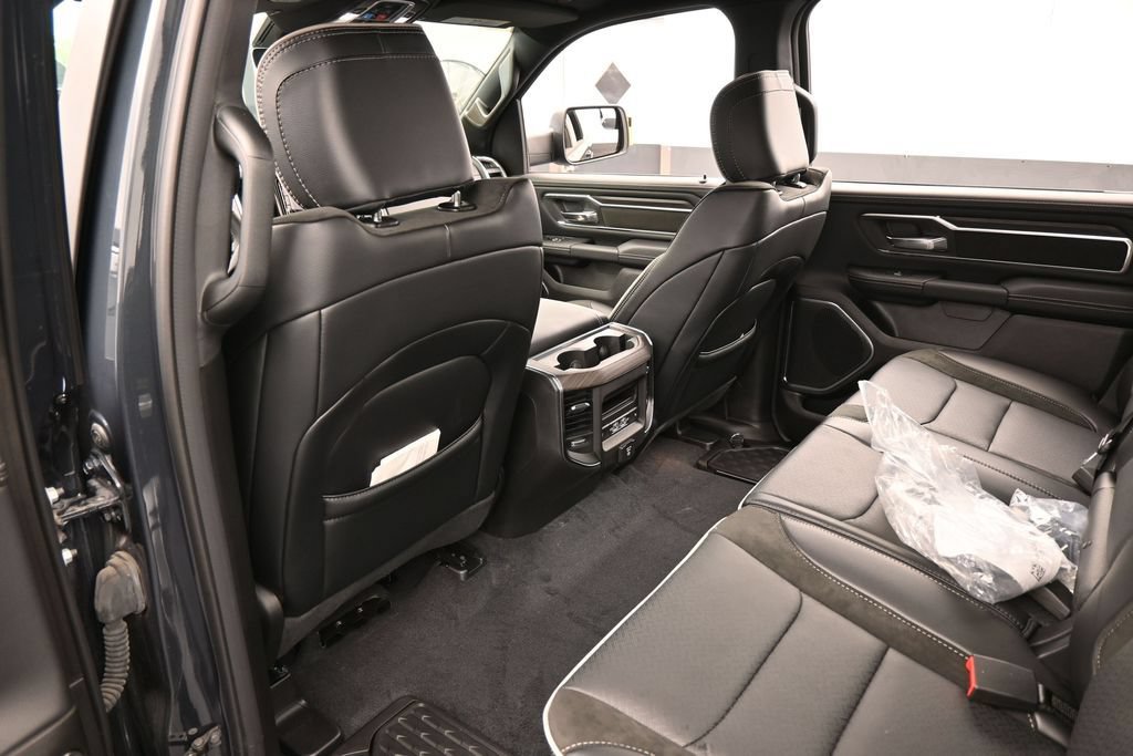 Used 2026 RAM 1500 Laramie AWD/4WD image 38