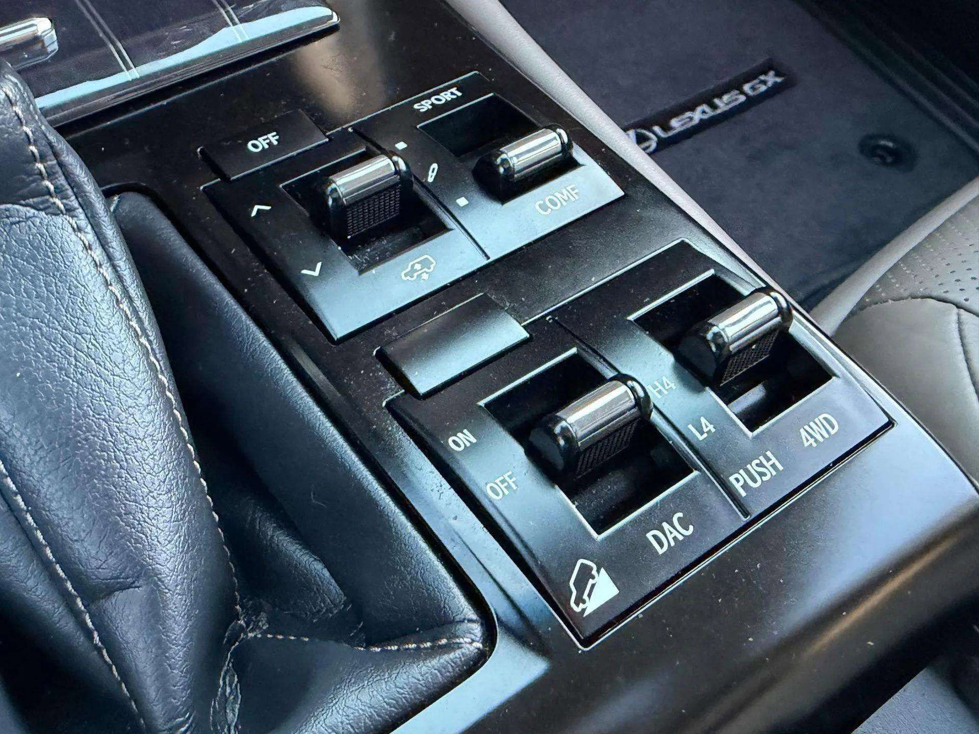 Used 2021 Lexus GX 460 Luxury w/ Sport Design Package image 20