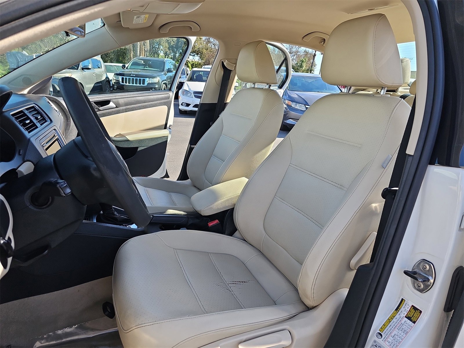 Used 2014 Volkswagen Jetta SE image 14