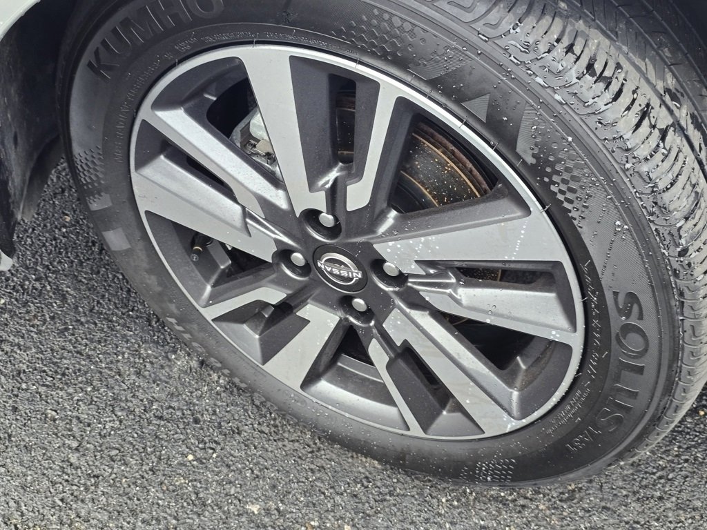 Used 2025 Nissan Versa SV image 23